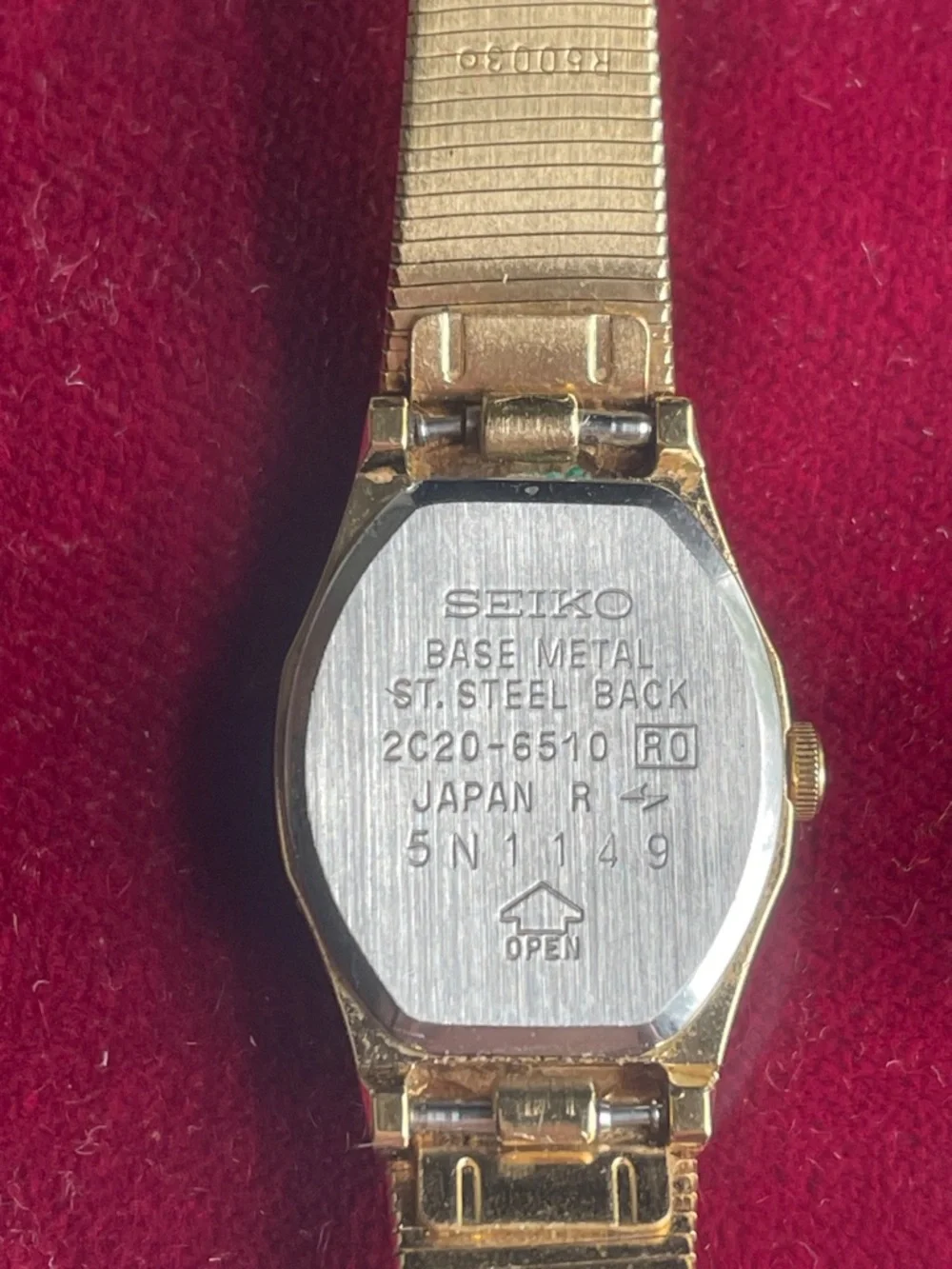 Seiko 2C20-6510 Vintage Gold-Tone Ladies Watch - running